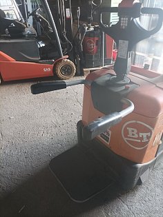 Ručně vedený elektrický vozík Toyota