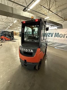 Vysokozdvižný vozík Toyota, 02-8FDF15