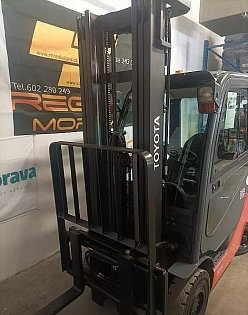 Vysokozdvižný vozík Toyota, 02-8FDF15