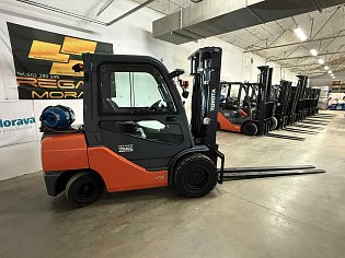 Vysokozdvižný vozík Toyota, 02-8FGJF35, LPG