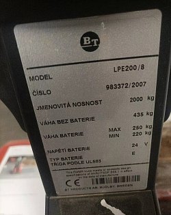 Ručně vedený nízkozdvižný vozík Toyota