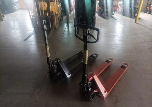 Ručně vedený paletový vozík Toyota Limited