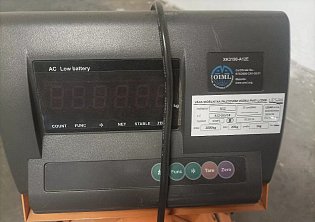 Ručně vedený paletový vozík s váhou