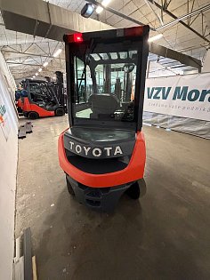 Vysokozdvižný vozík Toyota,  52-8FDF20