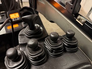 Vysokozdvižný vozík Toyota, 02-8FDF20, DIESEL