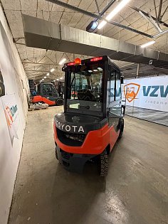 Vysokozdvižný vozík Toyota, 52-8FDF20