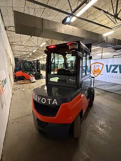 Vysokozdvižný vozík Toyota, 56-8FD25F