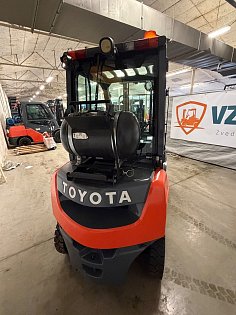 Vysokozdvižný vozík Toyota, 02-8FGF20