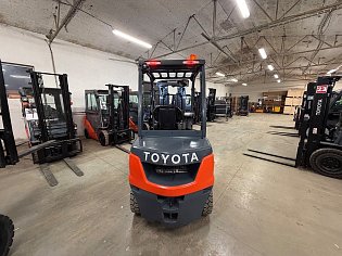 Vysokozdvižný vozík Toyota, 56-8FD25F