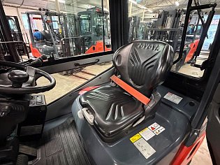 Vysokozdvižný vozík Toyota, 42-8FDF15