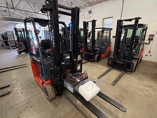 Vysokozdvižný vozík Toyota, 8FBEK18T