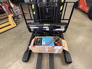 Ruční vysokozdvižný vozík Toyota, SWE120XR